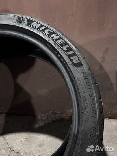 Michelin Pilot Sport 4 S 225/40 R19 и 255/35 R19 96Y