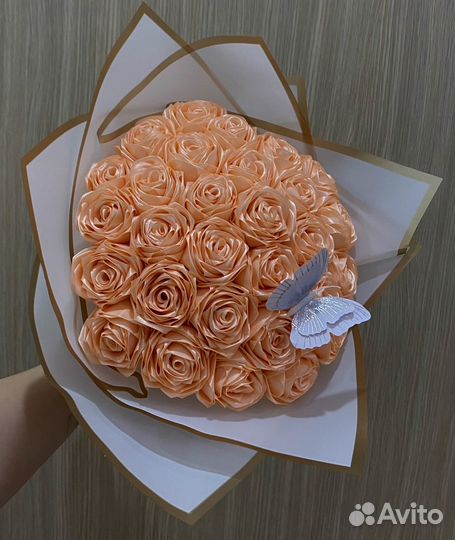 Букет из атласных роз