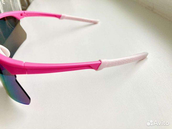Розовые спортивные очки