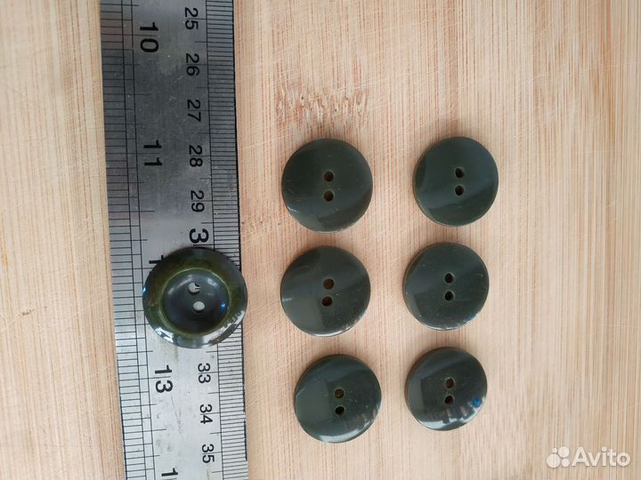 Пуговицы пластиковые с проколами