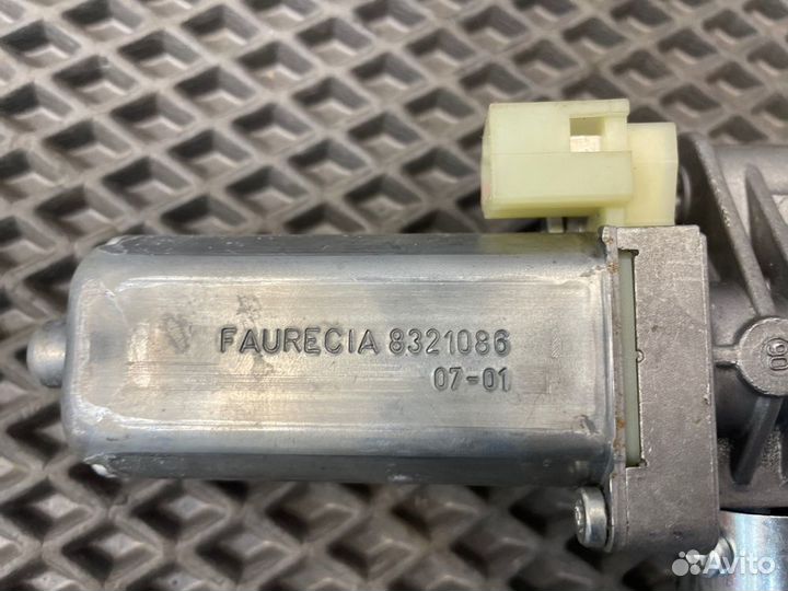 Мотор регулировки сиденья передний левый Bmw X5