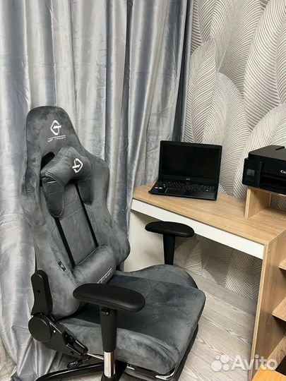 Офисное компьютерное кресло