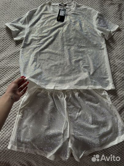 Костюм стразы новый