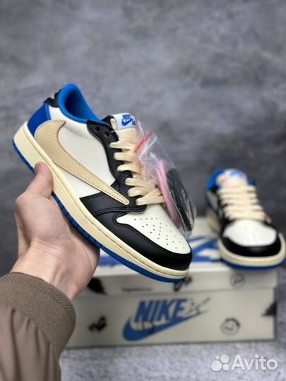 Nike air Jordan 1 travis Scott
