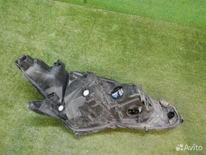 Фара левая Toyota Camry