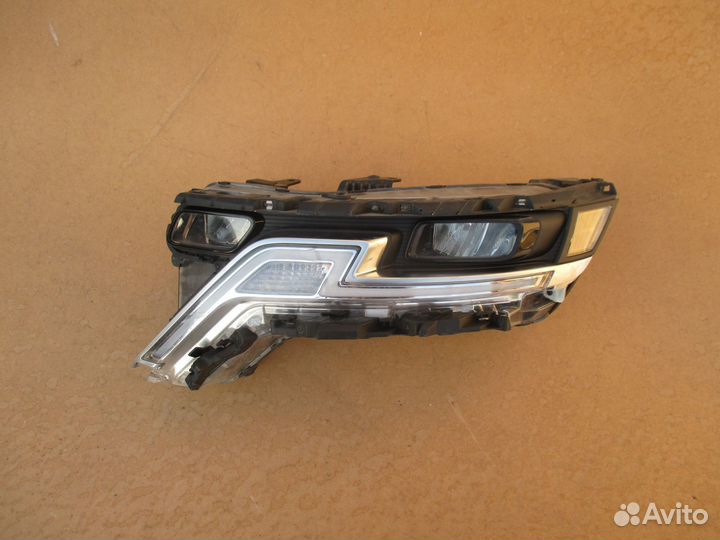 Фара левая Kia Carnival 4