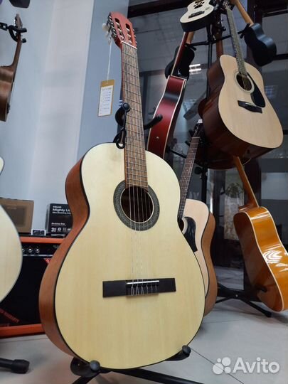 Классическая гитара Cort AC100