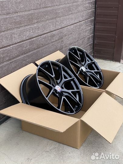 Литые Диски R18 5*114.3 HRE P101 FB