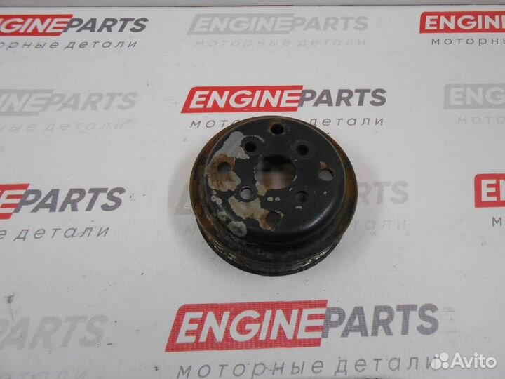 Шкив водяного насоса (помпы) Toyota Crown GRS182