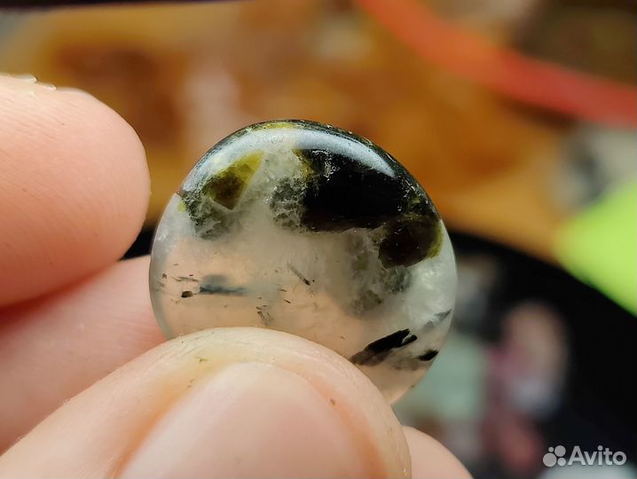 Пренит с включениями