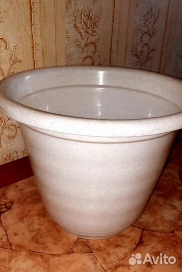 Большой горшок для цветов пластик
