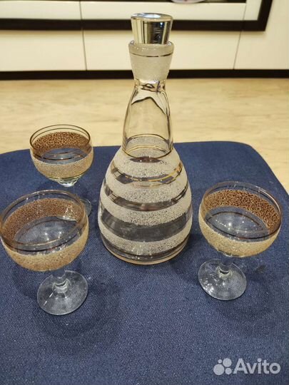 Графин стеклянный с рюмками