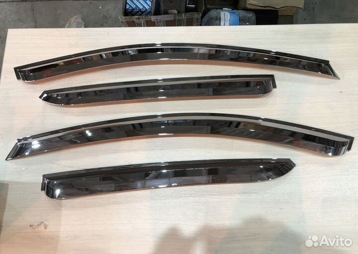 Дефлекторы окон хром комплект Hyundai Tucson ix