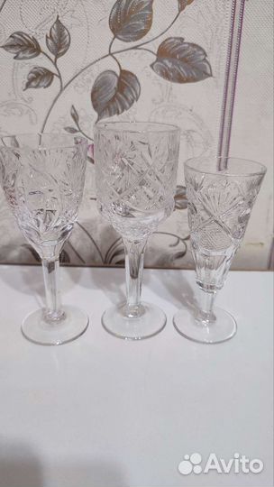 Посуда СССР: хрустальные рюмки на ножке и т.д