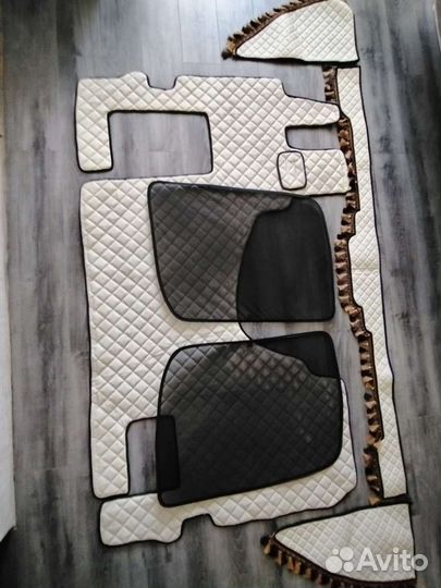 Ламбрикены, ковры и шторы