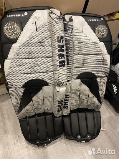 Щитки вратарские