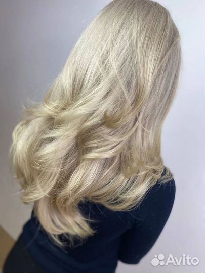 Модель на окрашивание волос