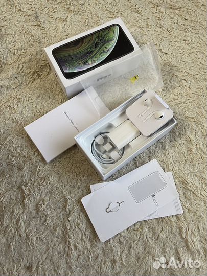 iPhone Xs, 64 ГБ