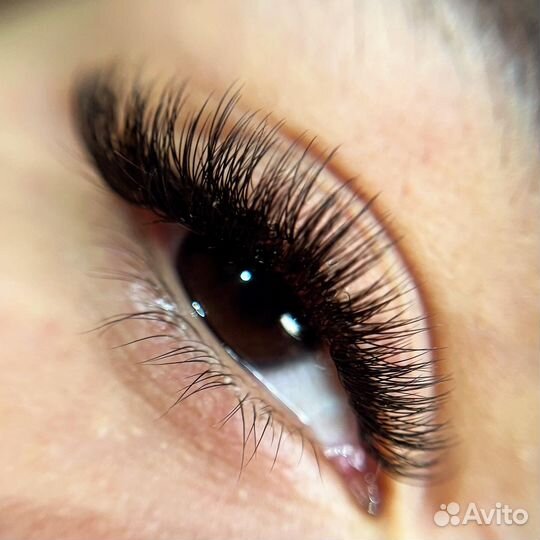 Модель на наращивание ресниц