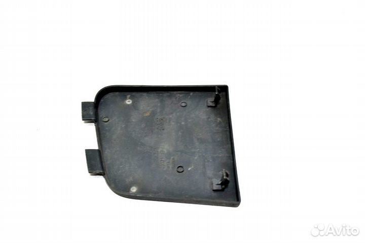 Пластиковая заглушка решетки радиатора, нижняя лев