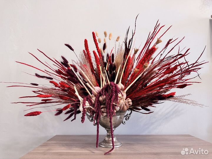 Интерьерная композиция из сухоцветов