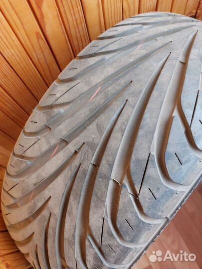 Toyo Proxes T1-S 215/40 R17 83W