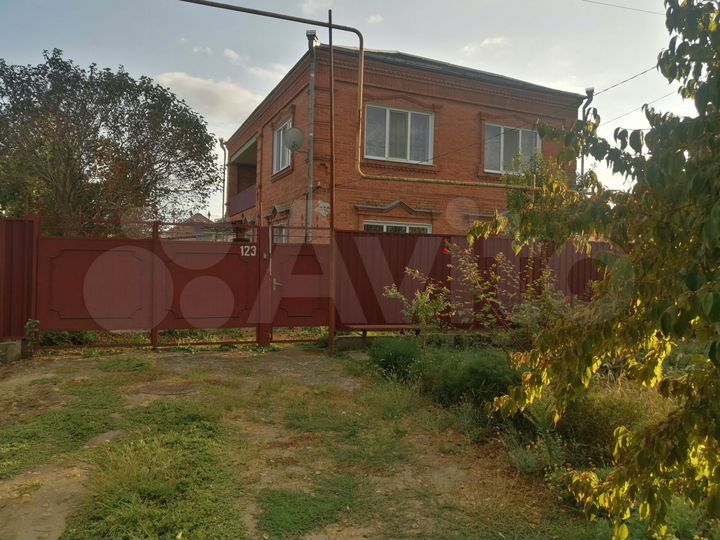 Дом 176 м² на участке 7 сот.