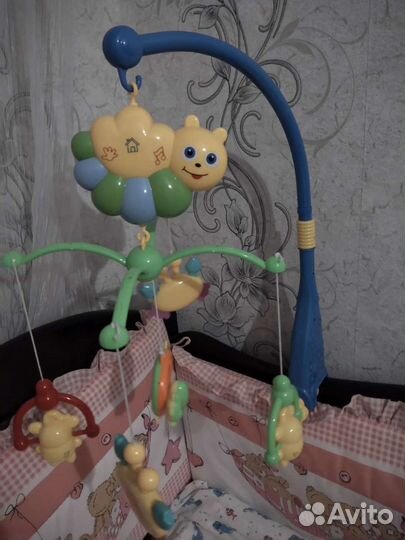 Музыкальный мобиль на кроватку