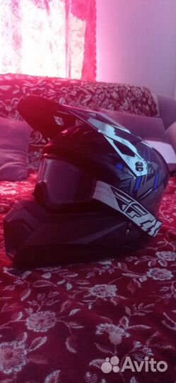 Кроссовый шлем и защита