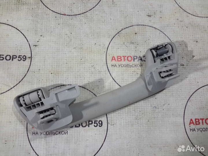 Ручка потолочная задняя правая Renault Fluence