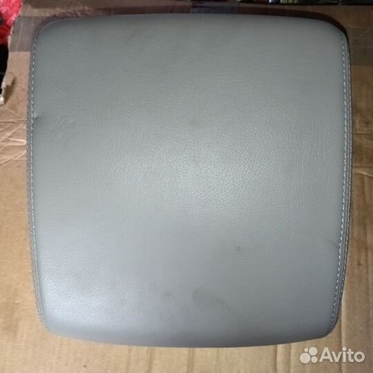 Крышку консоли для Nissan Patrol GR продаю