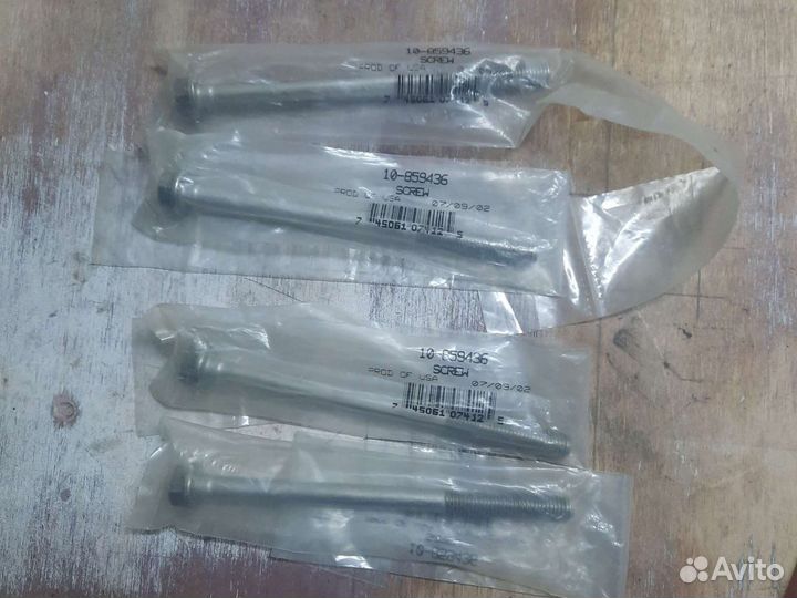 10-859436 болт водомета M10 x 15 Mercury