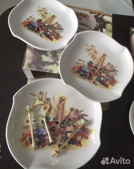 Фруктовница на ножке и хрусталь