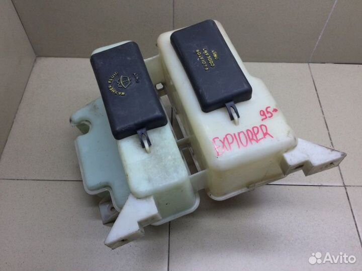 Бачок омывателя лобового стекла Ford Explorer U2