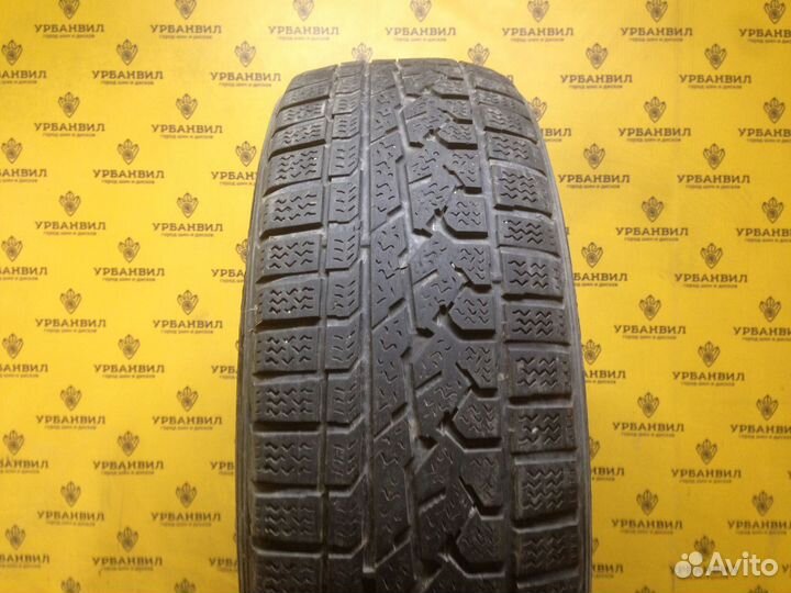 Kumho I'Zen RV Asymmetric 215/65 R16 98H