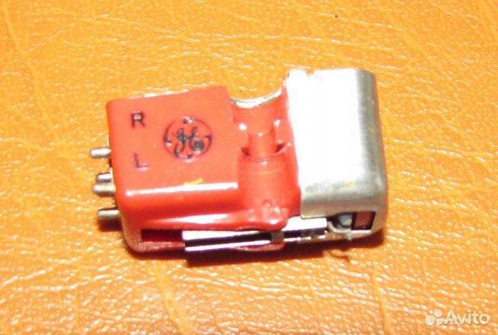 Виниловый проигрыватель Gates CB 1200