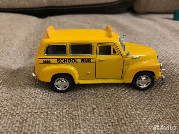Игрушечный chevrolet Suburban 1950