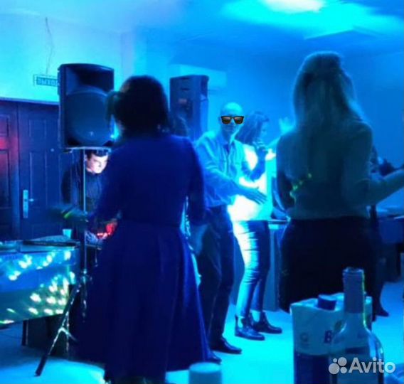 Музыкальное сопровождение (DJ c оборудованием)