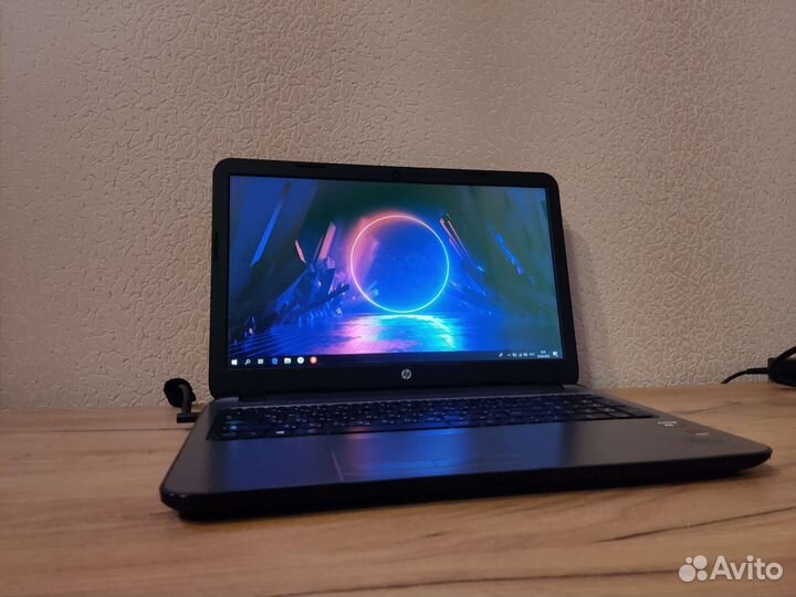 Ноутбук HP / 15.6