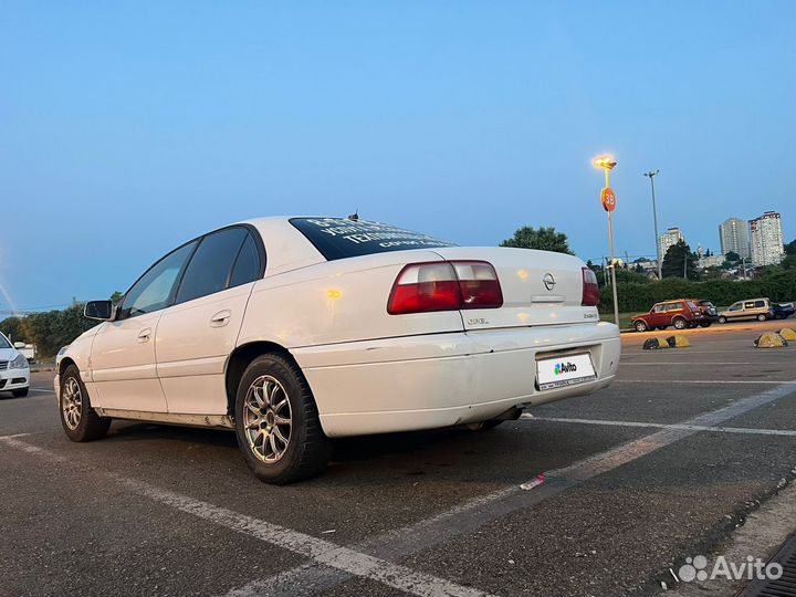 Opel Omega 2.2 МТ, 2001, 250 000 км