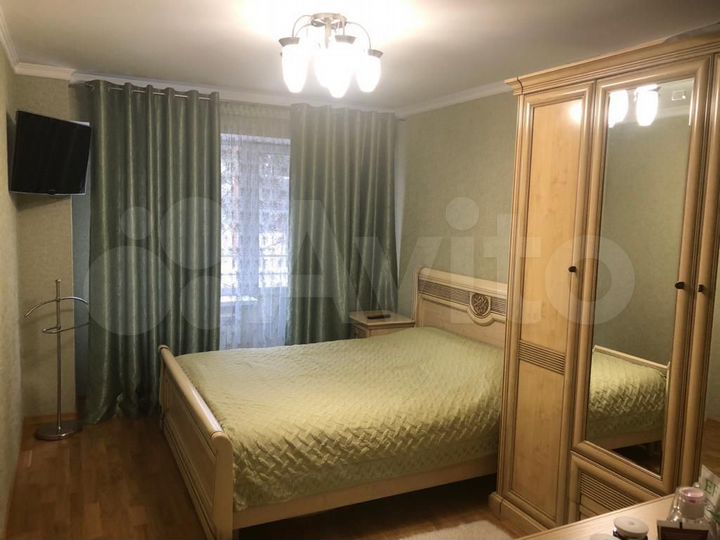 3-к. квартира, 106 м², 3/18 эт.