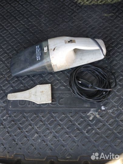 Автомобильный пылесос