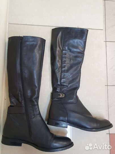 Сапоги жен. демис-е, зимние нат.кожа,нат. мех б/у