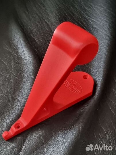 Вешалка для мотошлема