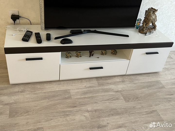 Тумба под телевизор