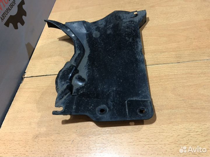 Пыльник двигателя правый Мазда 3 BL дв.2,0 LF17