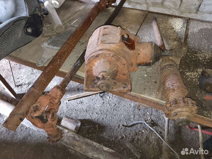 Продам редуктор кормораздатчика