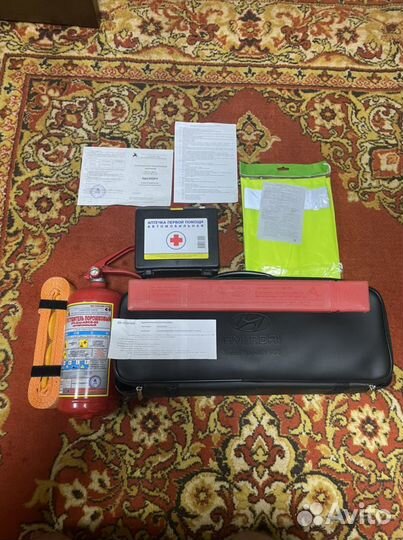 Hyundai Emergency Kit (дорожный набор Hyundai )