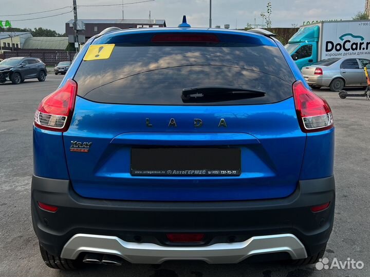 LADA XRAY Cross 1.6 CVT, 2021, битый, 2 500 км