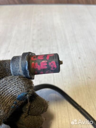 Датчик abs задний левый Mitsubishi Lancer Cedia